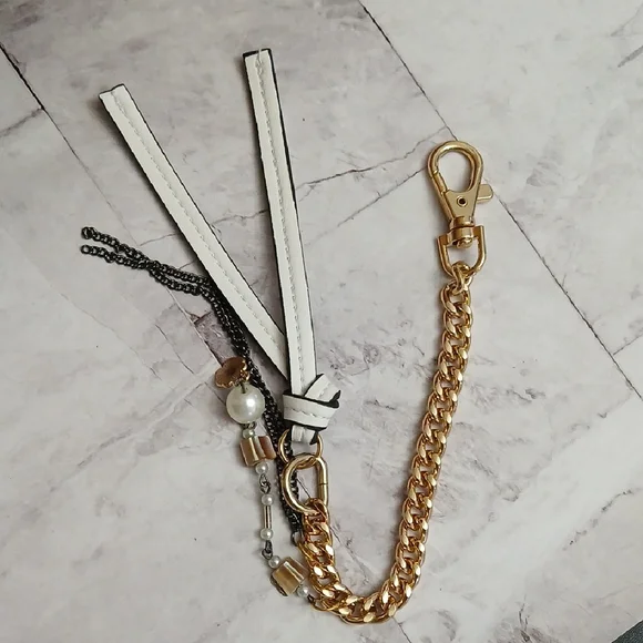 Chain Loop Bag Charm - Picture 5 of 5